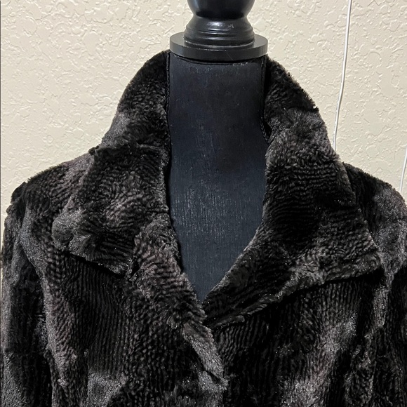 Elegant Brown Faux Fur Coat - Picture 2 of 10